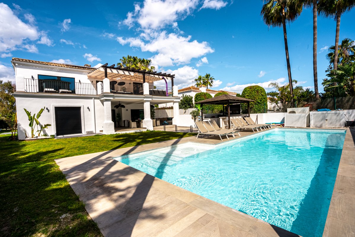 Villa Zacaluca exterior